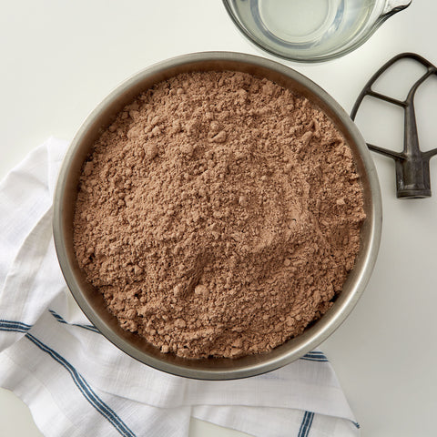 Pillsbury® DONUT MIX CAKE DEVILS FOOD